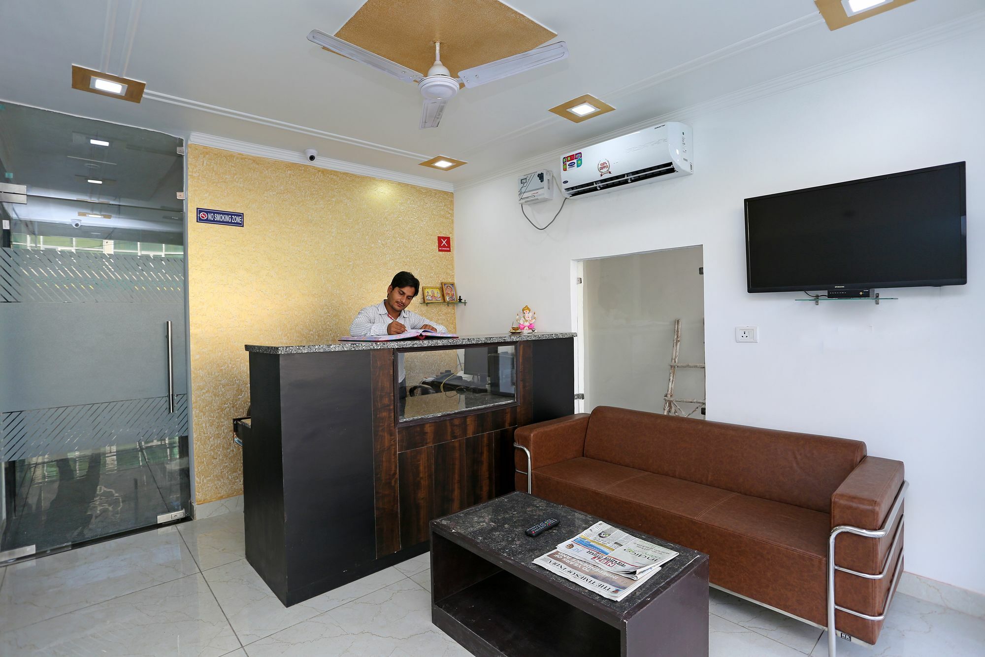 Hotel Aero Stay Samalkha Exterior foto