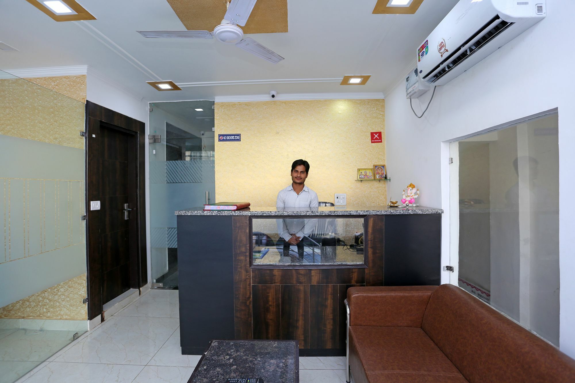 Hotel Aero Stay Samalkha Exterior foto